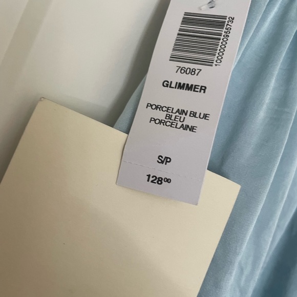 Aritzia light blue skirt - Picture 2 of 2